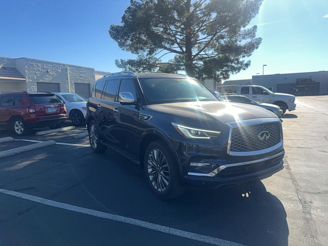 Salvage INFINITI Qx Image