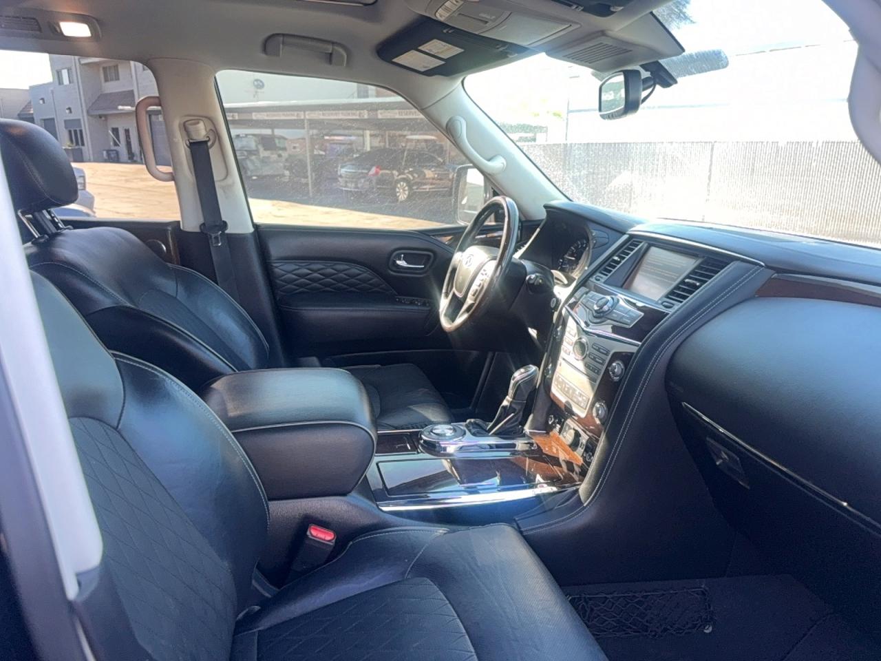 INFINITI Qx Luxe