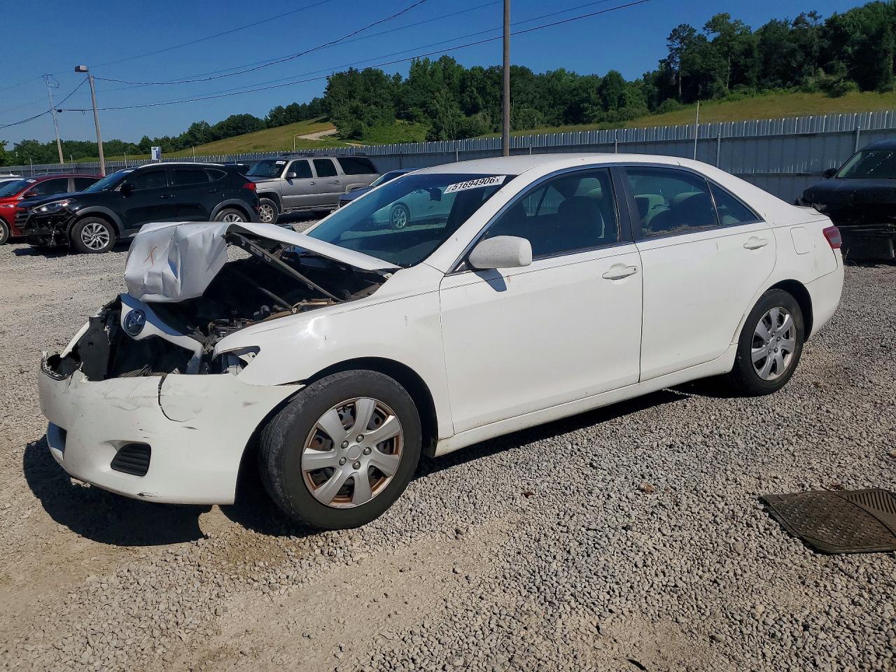 Salvage Toyota Camry Image