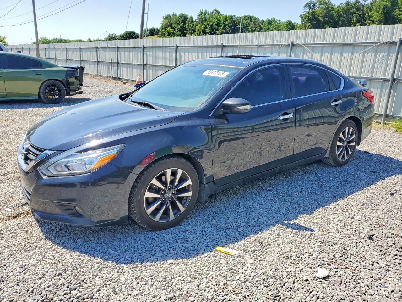Salvage Nissan Altima Image