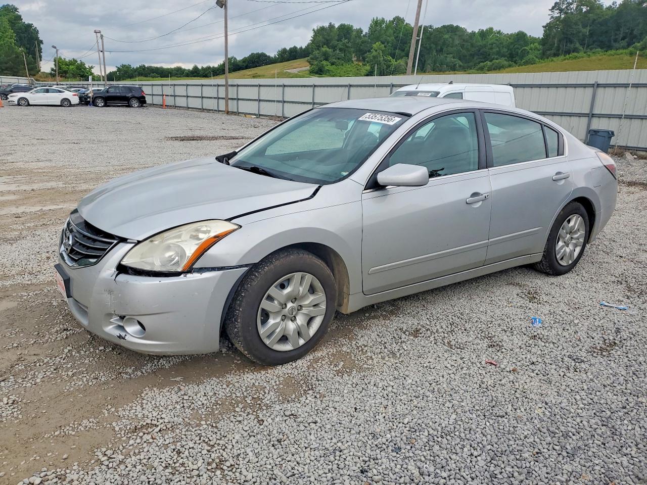 Salvage Nissan Altima Image