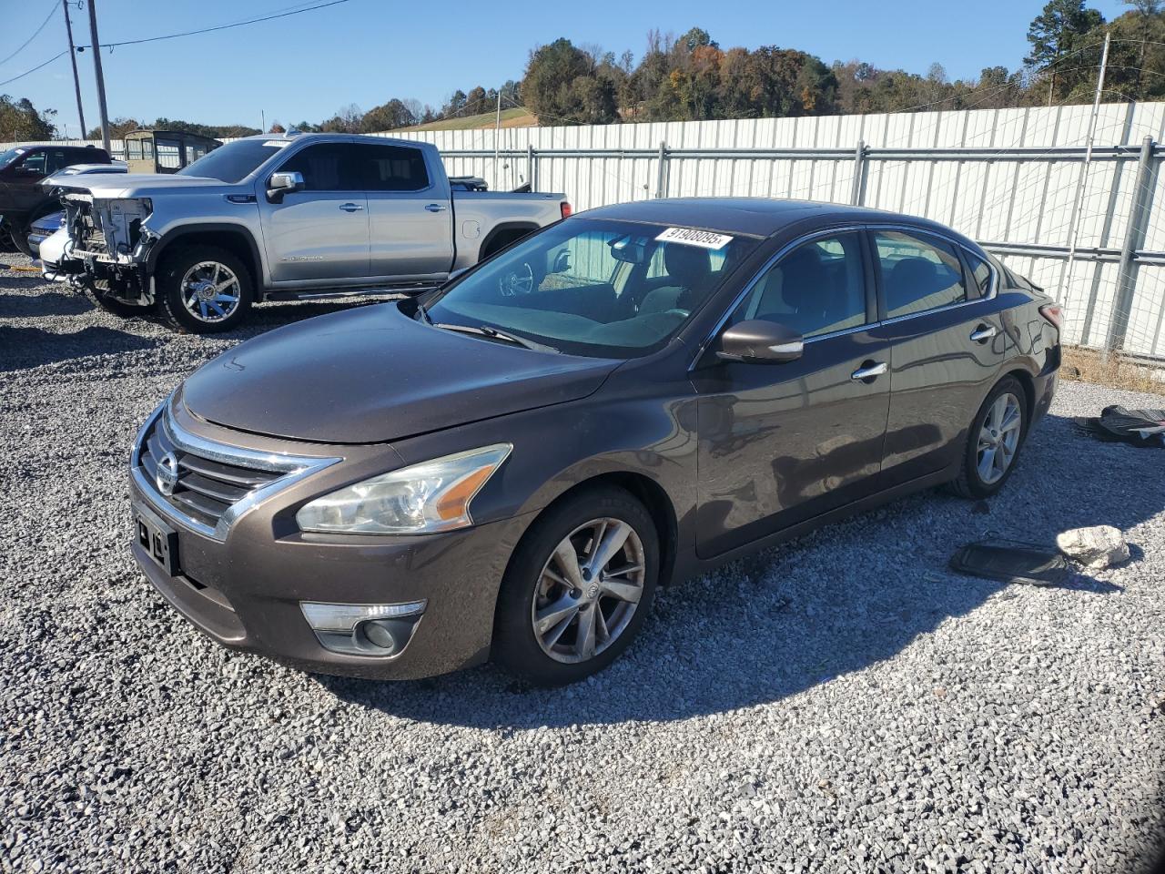 Salvage Nissan Altima Image