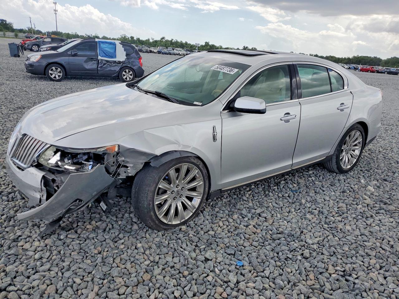 Salvage Lincoln MKS Image