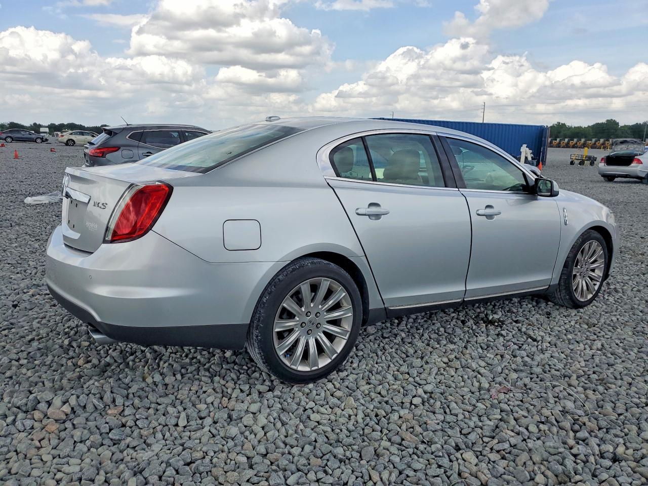 Lincoln MKS