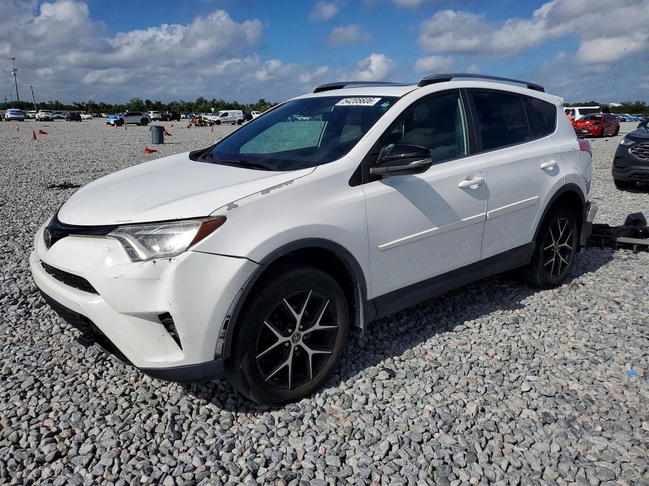Salvage Toyota RAV4 Image