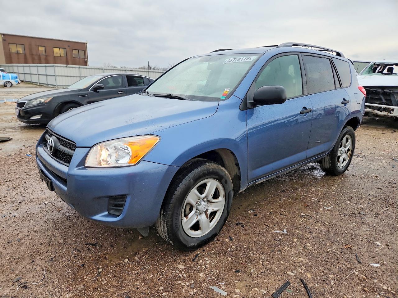Salvage Toyota RAV4 Image