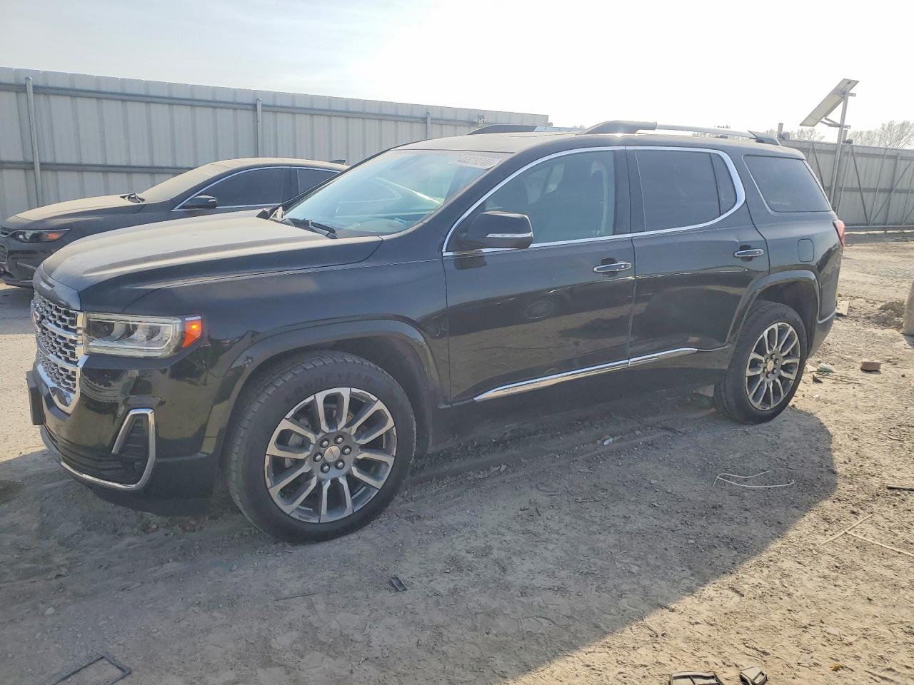 Salvage GMC Acadia Image