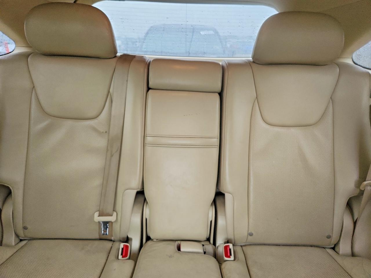 Lexus RX Base