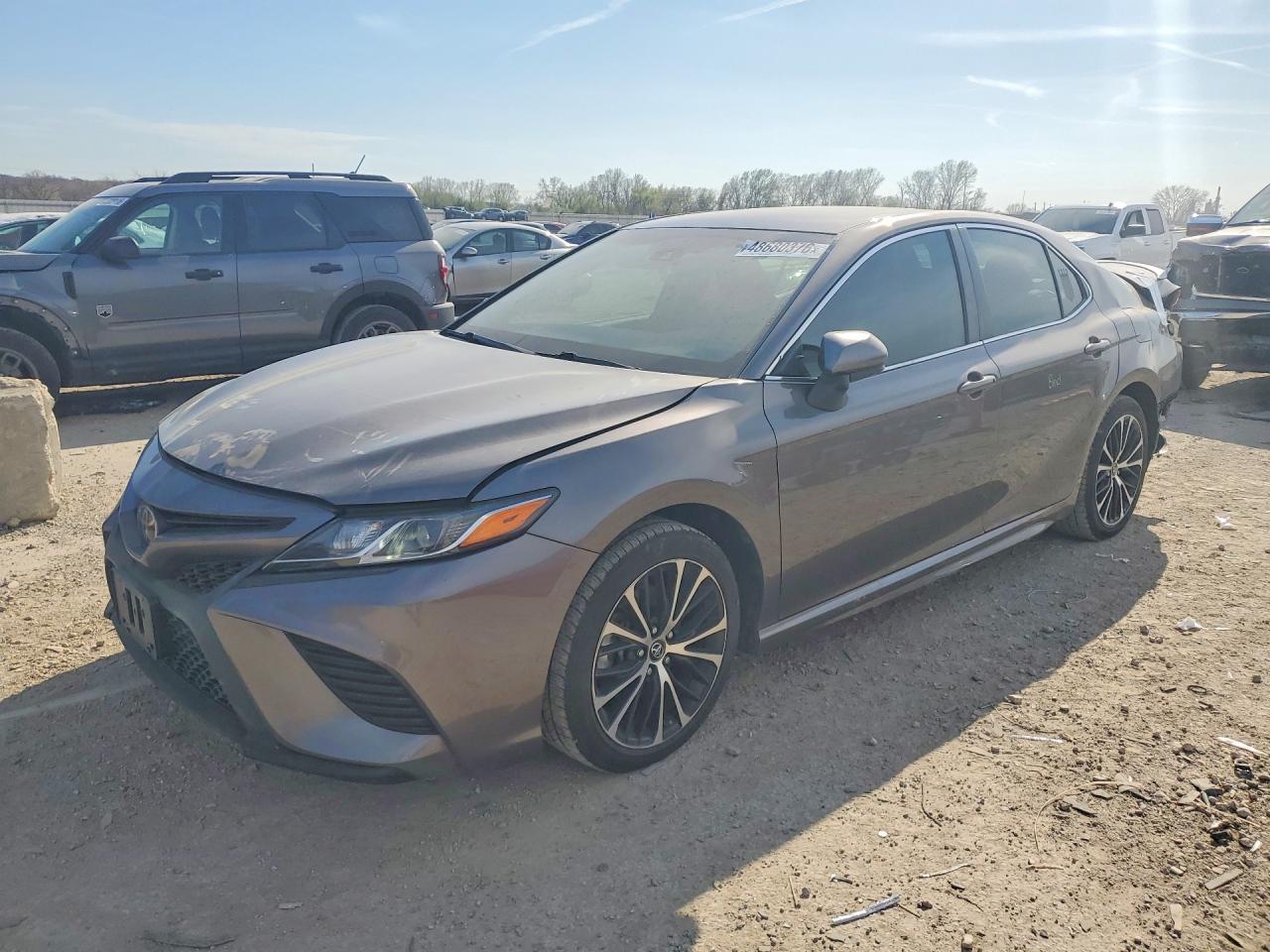 Salvage Toyota Camry Image