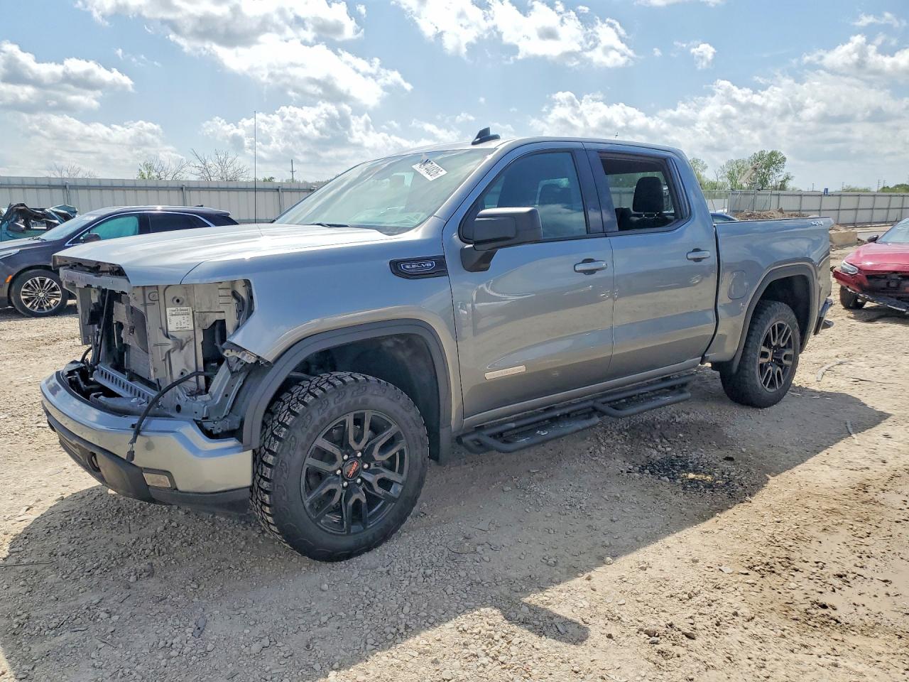Salvage GMC Sierra Image