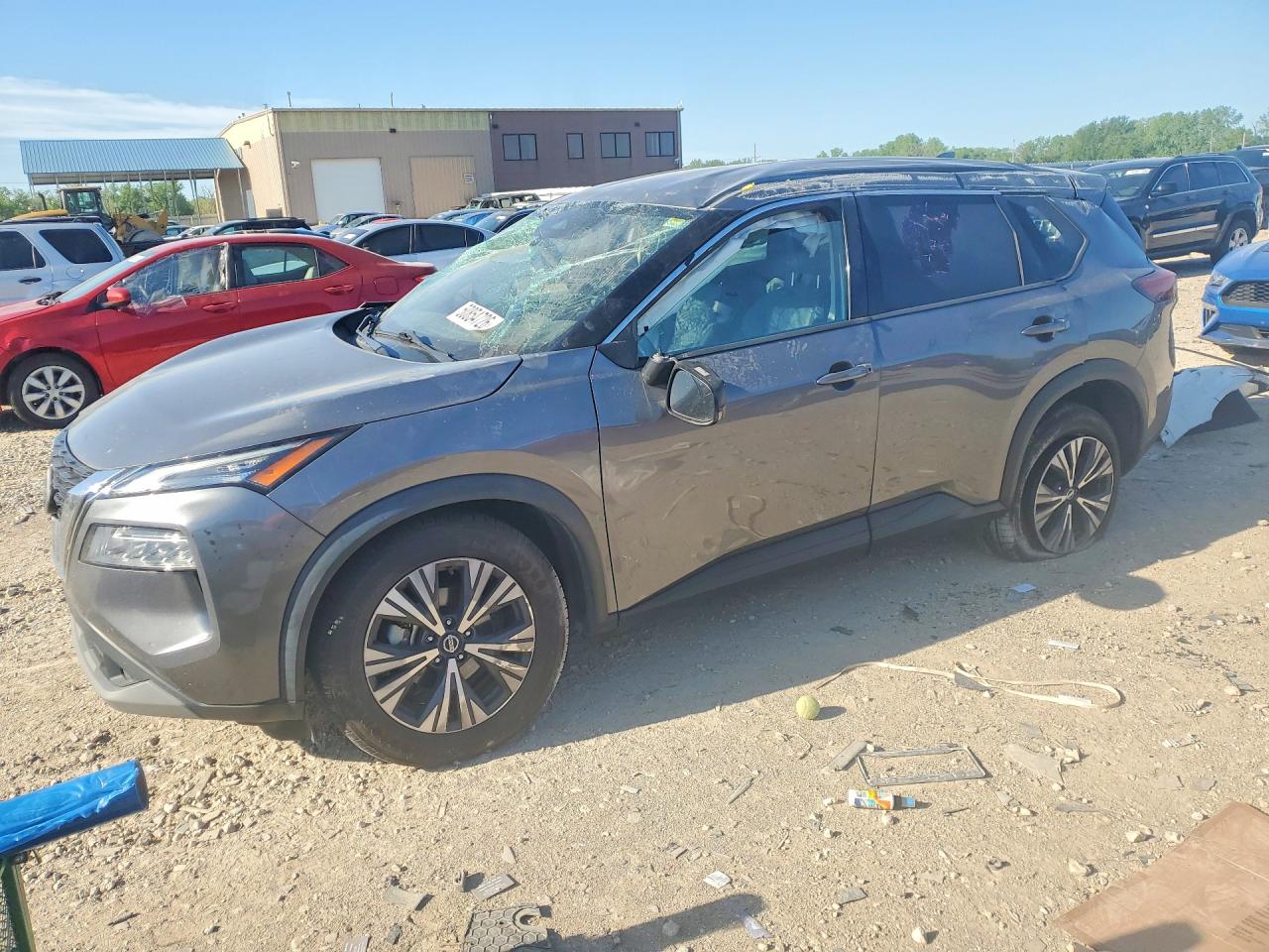 Salvage Nissan Rogue Image