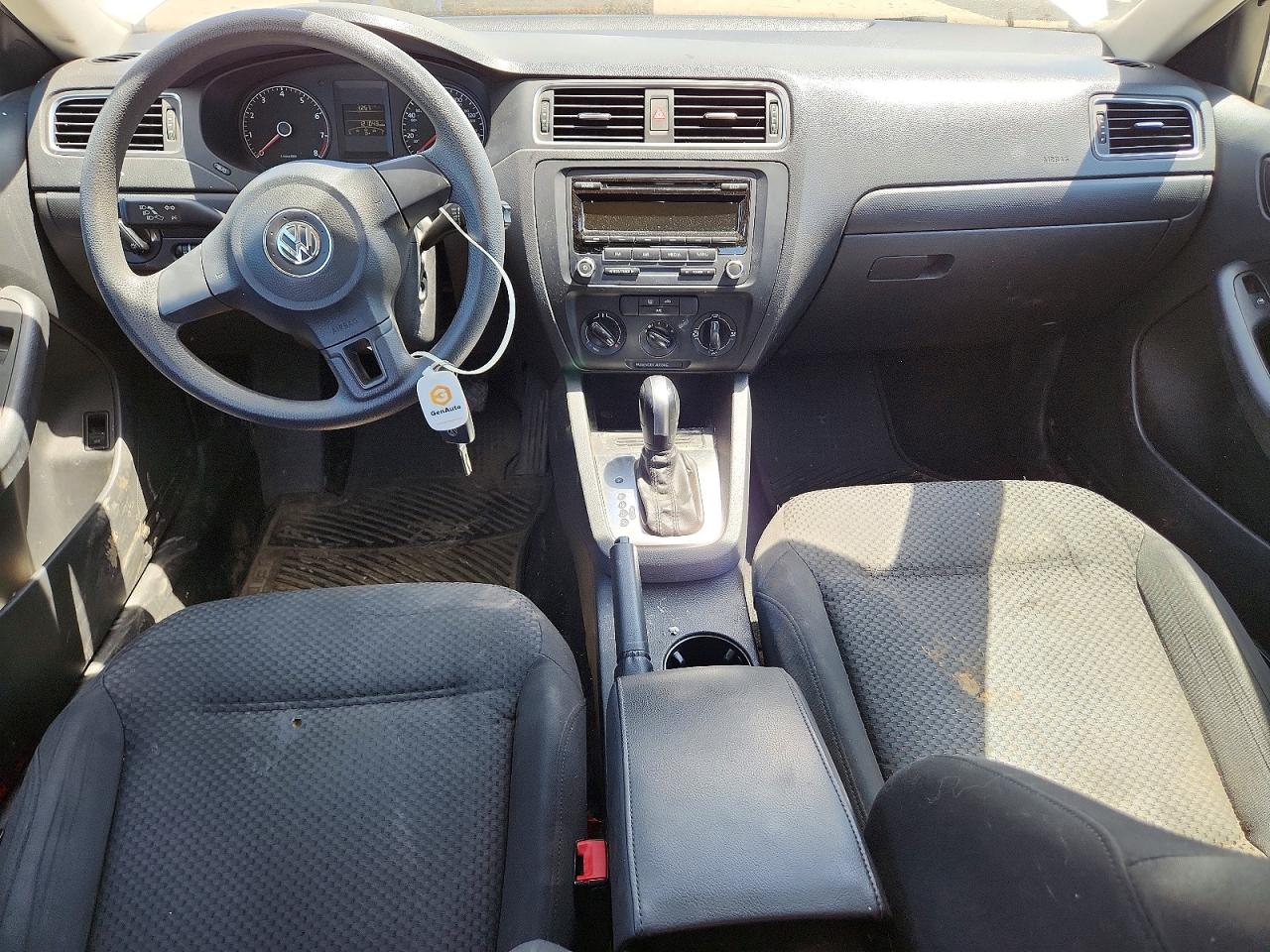 Volkswagen Jetta Base