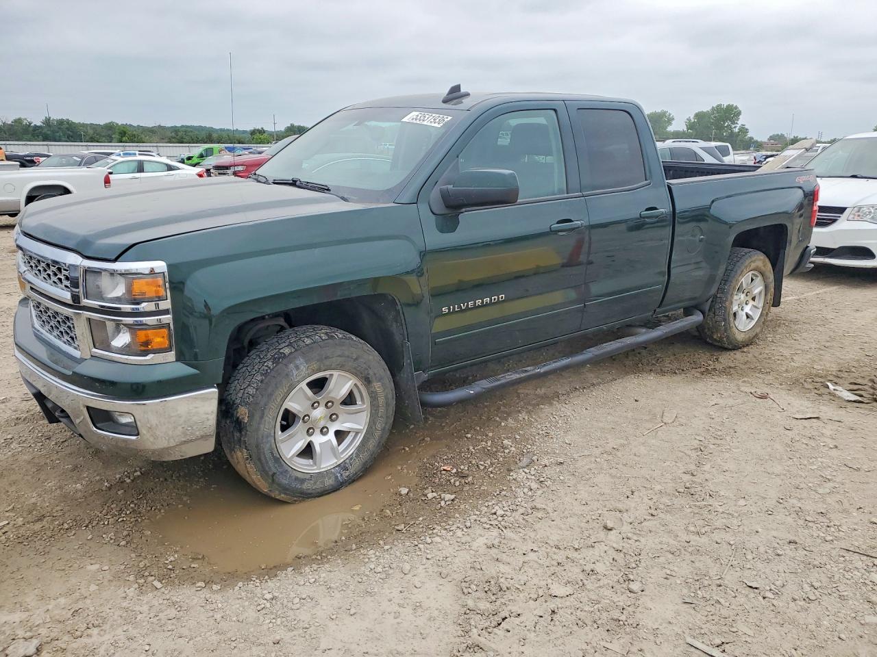 Salvage Chevrolet Silverado Image