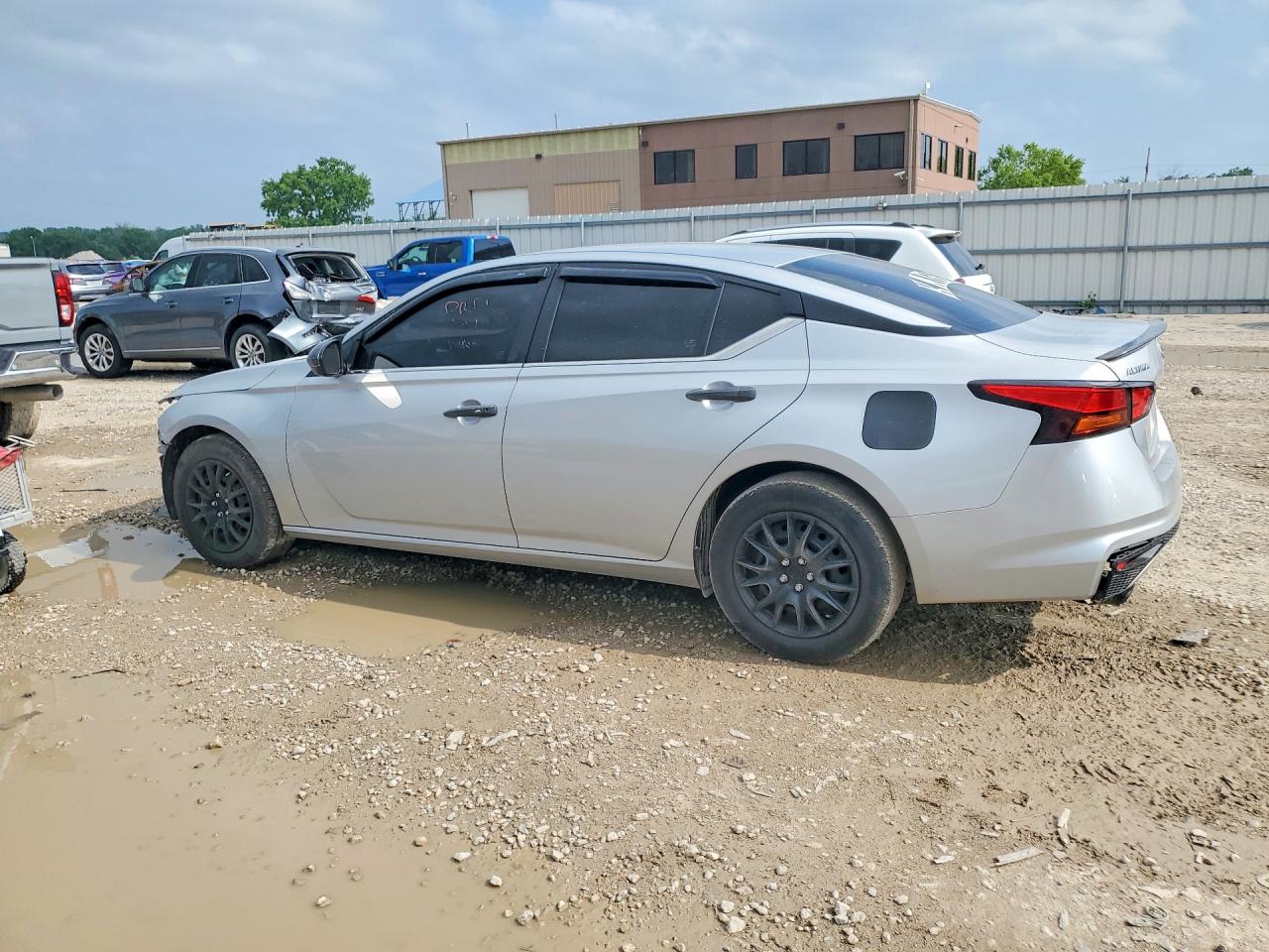 Nissan Altima S
