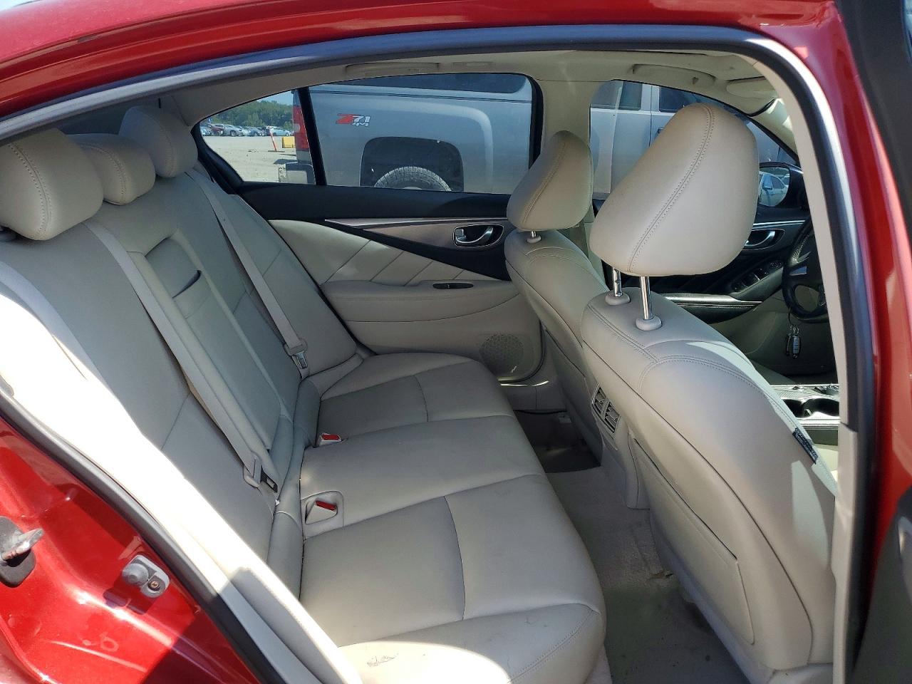 INFINITI Q50 Base