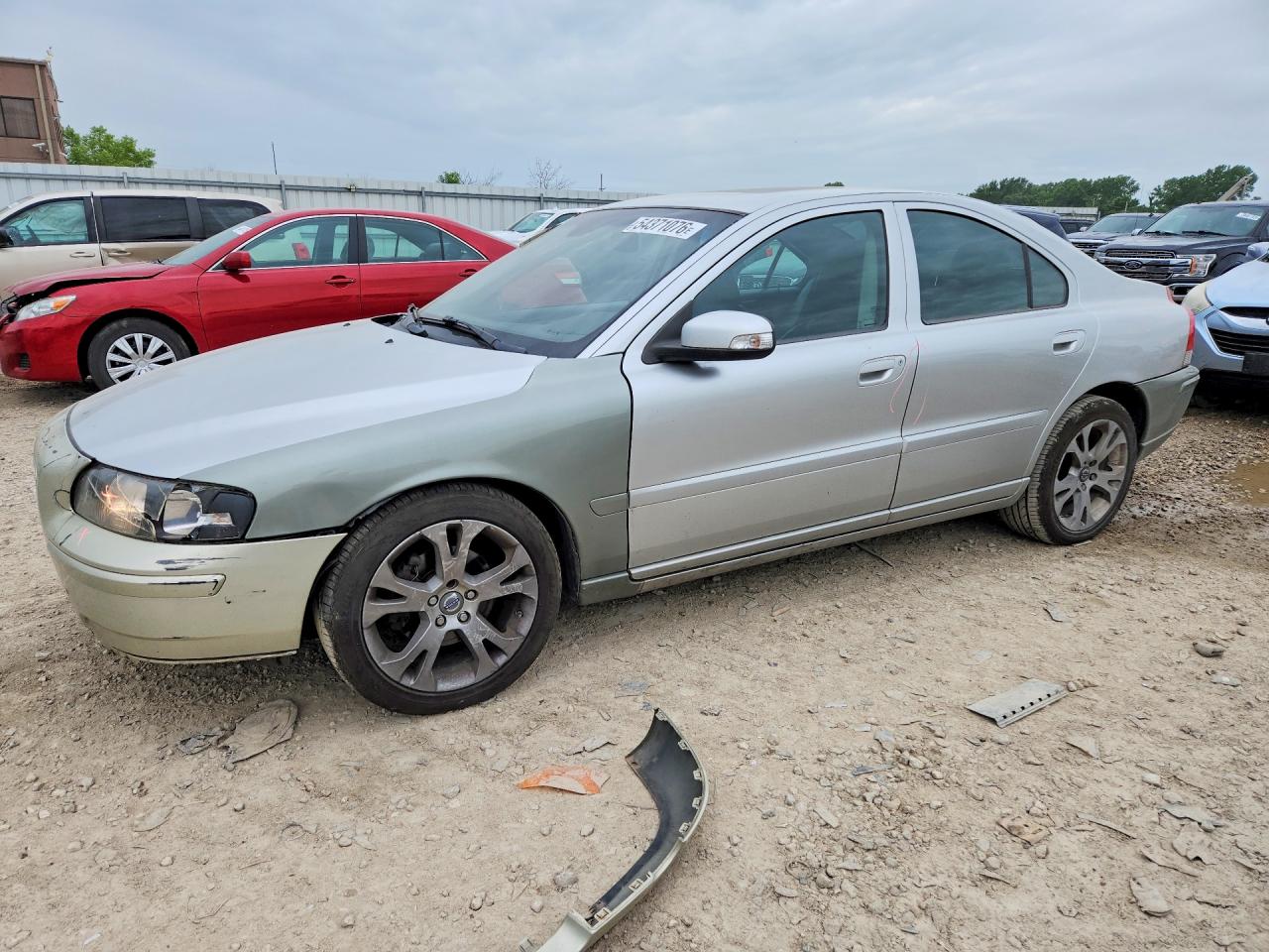 Salvage Volvo S60 Image