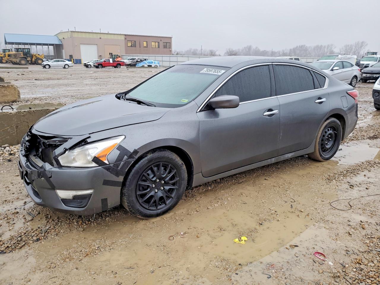 Salvage Nissan Altima Image