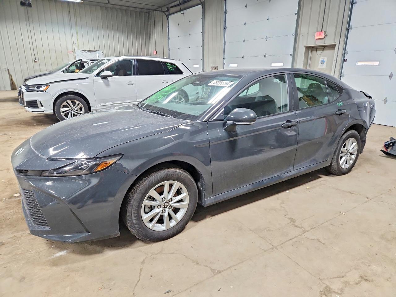 Salvage Toyota Camry Image