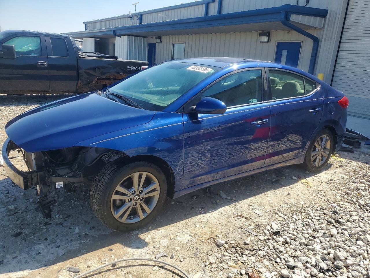 Salvage Hyundai ELANTRA Image