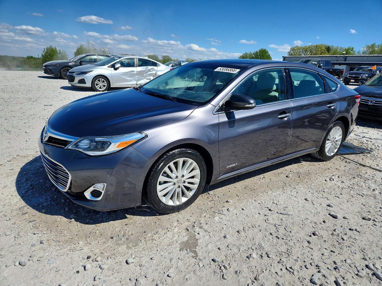 Salvage Toyota Avalon Image