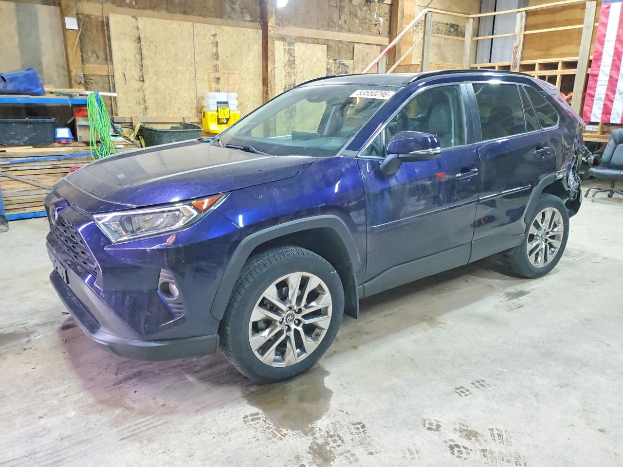 Salvage Toyota RAV4 Image
