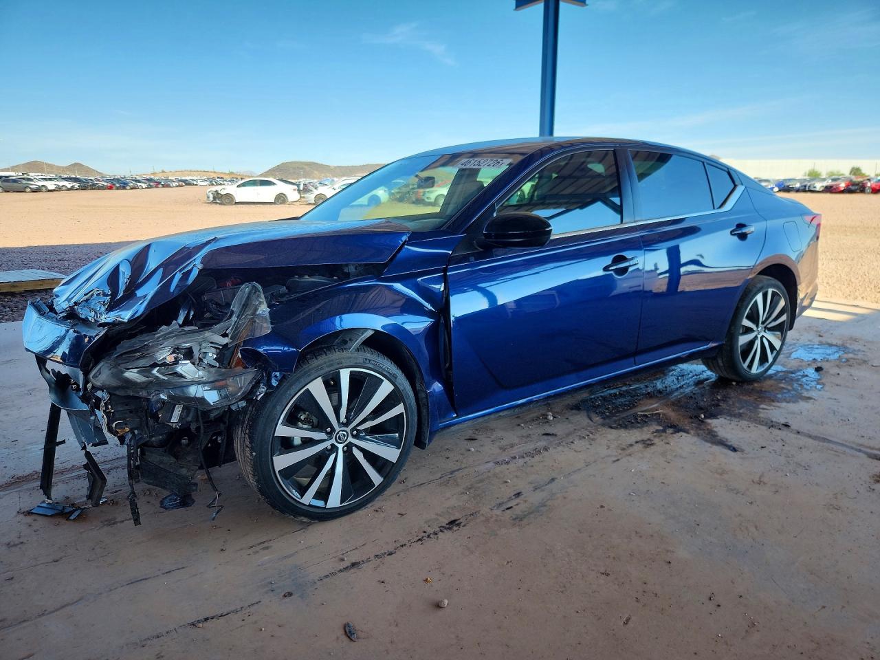 Salvage Nissan Altima Image
