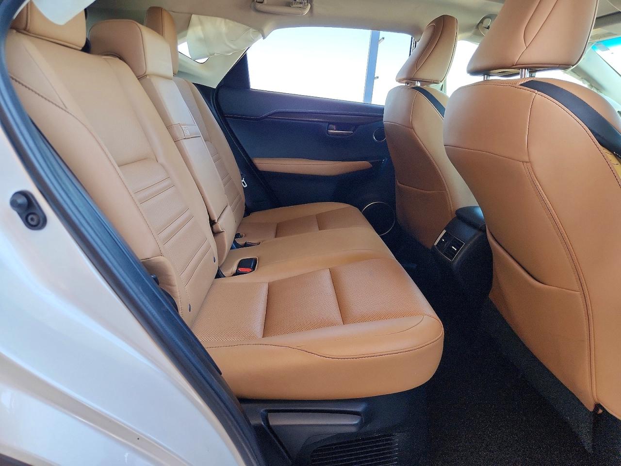 Lexus NX Base