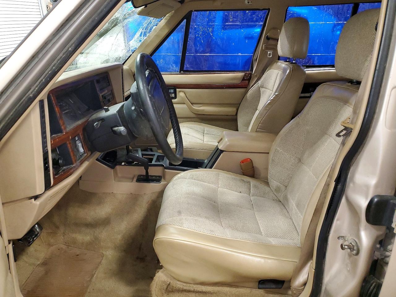 Jeep Cherokee Country