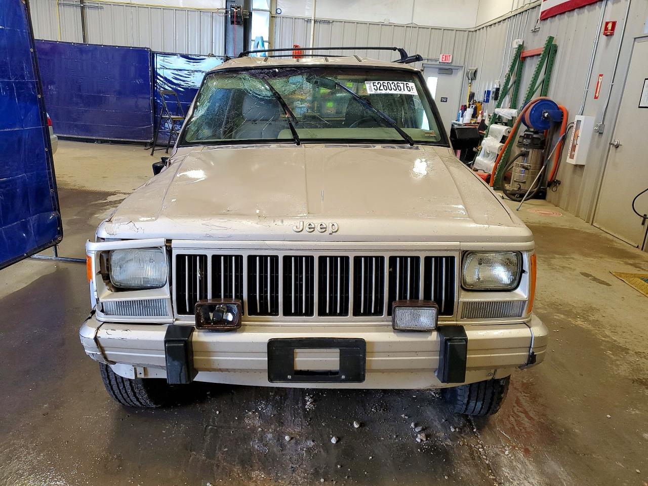 Jeep Cherokee Country