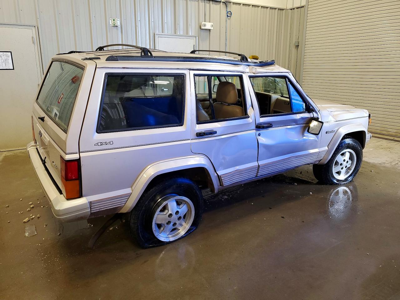 Jeep Cherokee Country