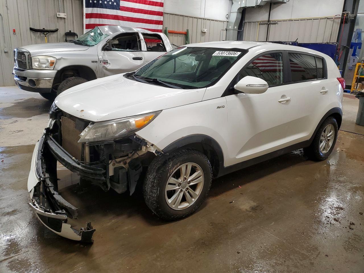 Salvage Kia Sportage Image