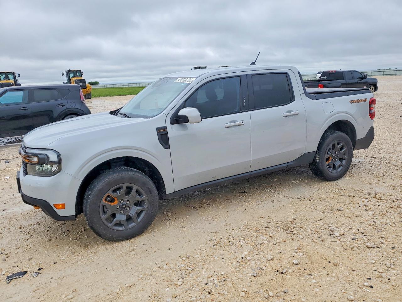 Salvage Ford Maverick Image