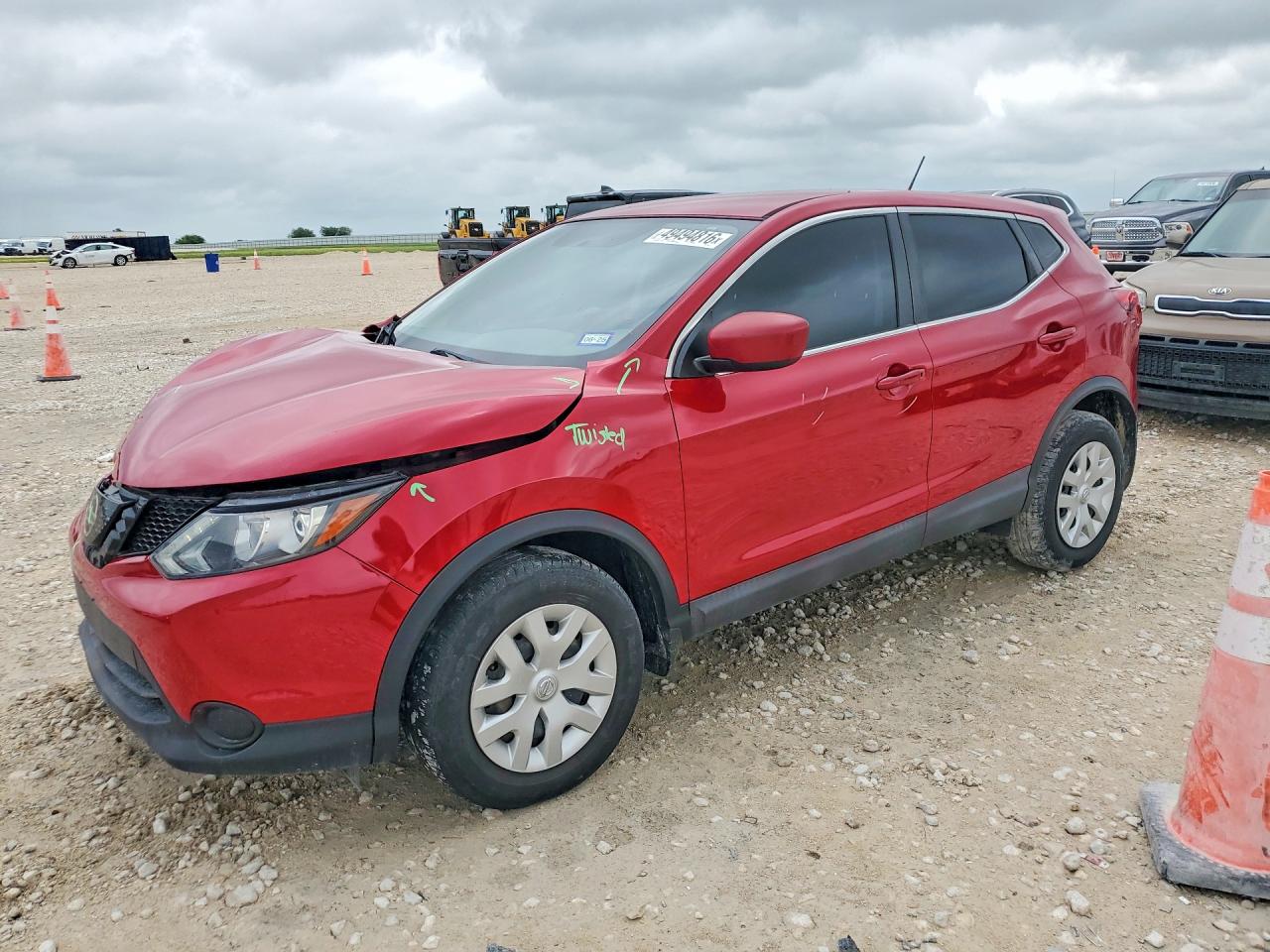Salvage Nissan Rogue Image
