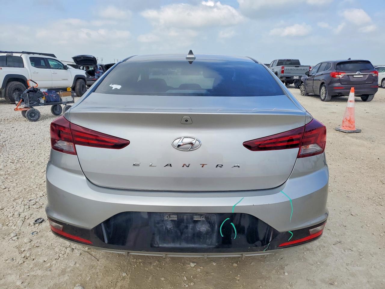 Hyundai ELANTRA Sel