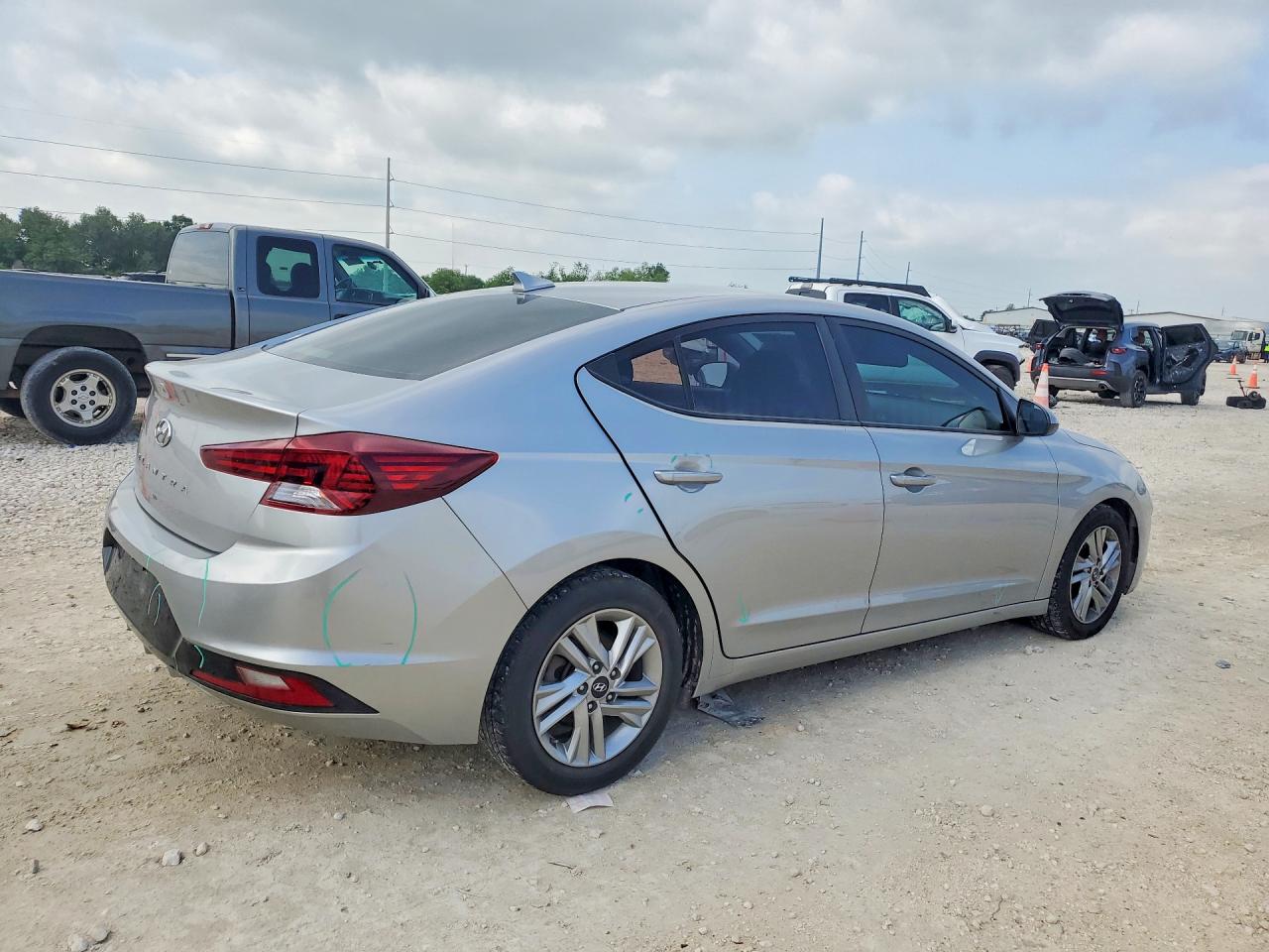 Hyundai ELANTRA Sel