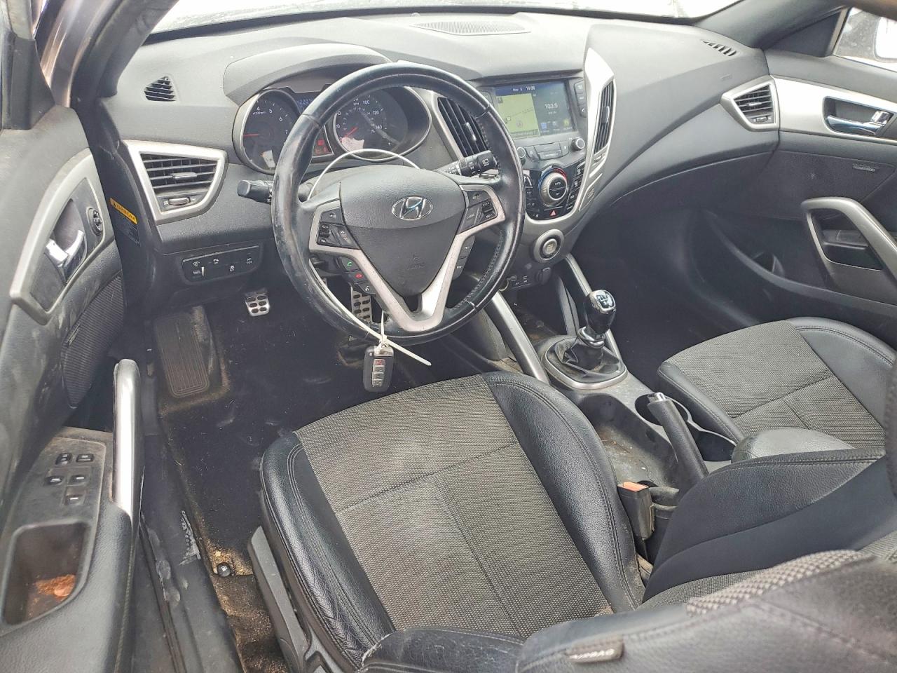 Hyundai VELOSTER Base