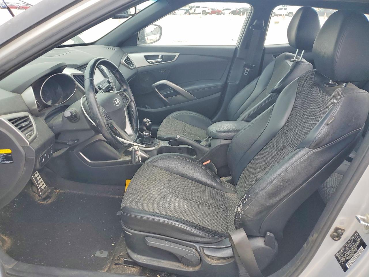Hyundai VELOSTER Base