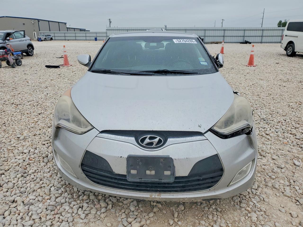 Hyundai VELOSTER Base