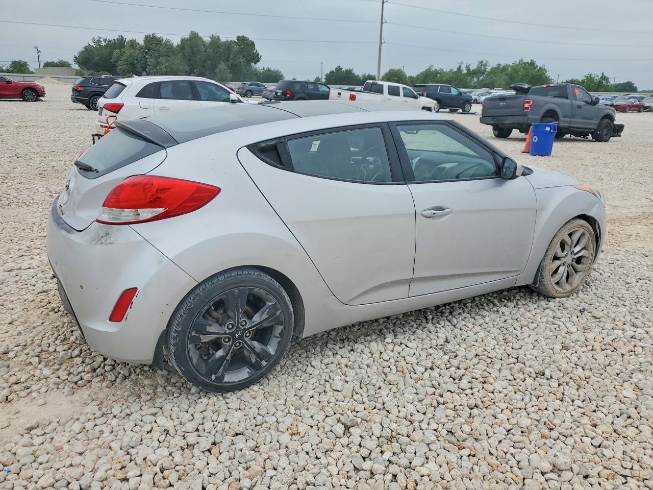 Hyundai VELOSTER Base