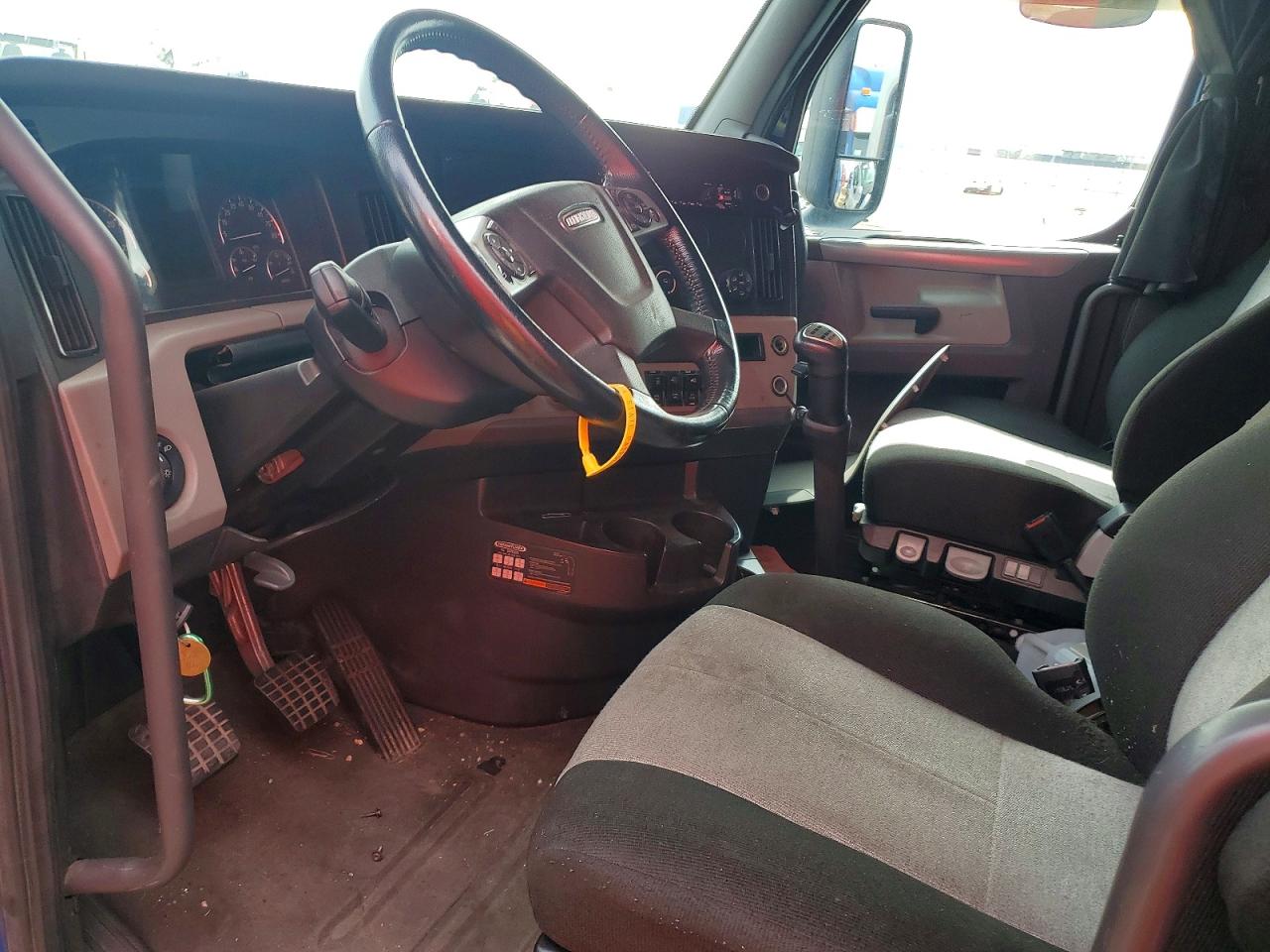 Freightliner Cascadia 126