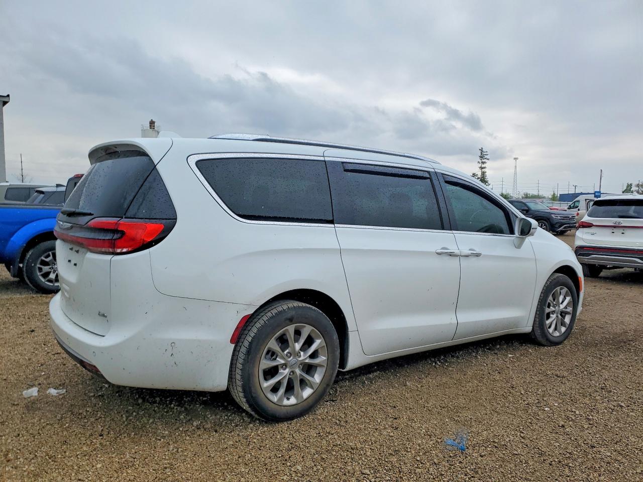 Chrysler Pacifica Touring L
