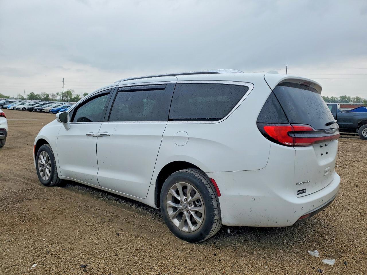 Chrysler Pacifica Touring L