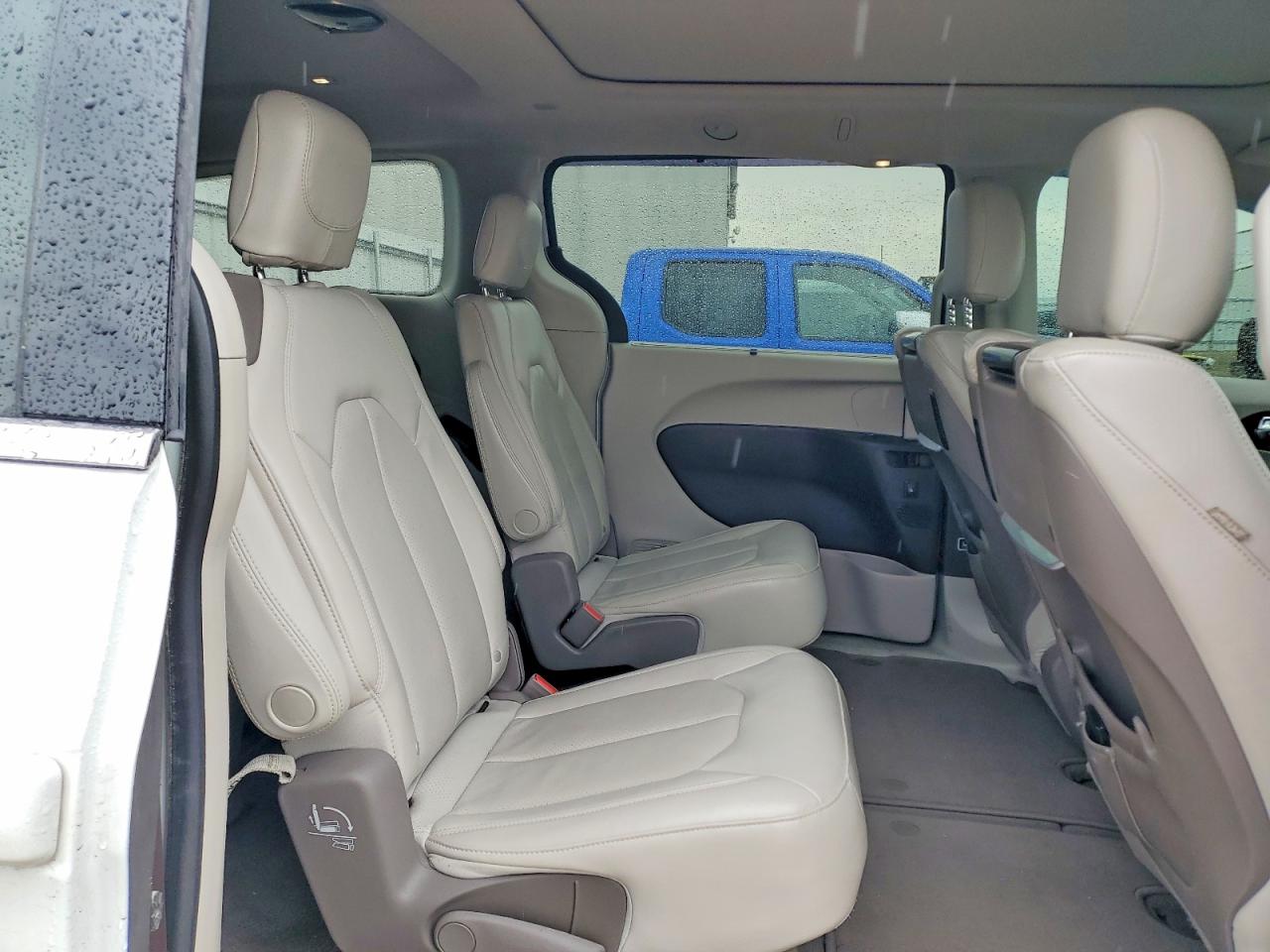 Chrysler Pacifica Touring L