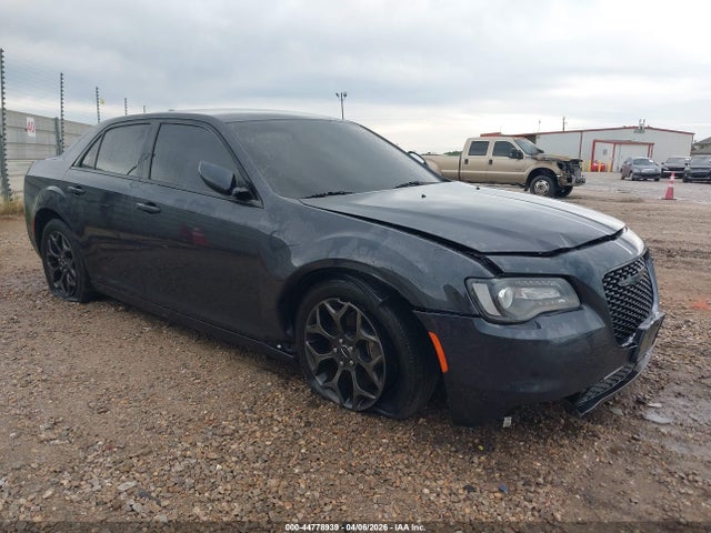 Salvage Chrysler 300 Image