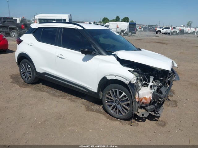 Salvage Nissan Kicks Image