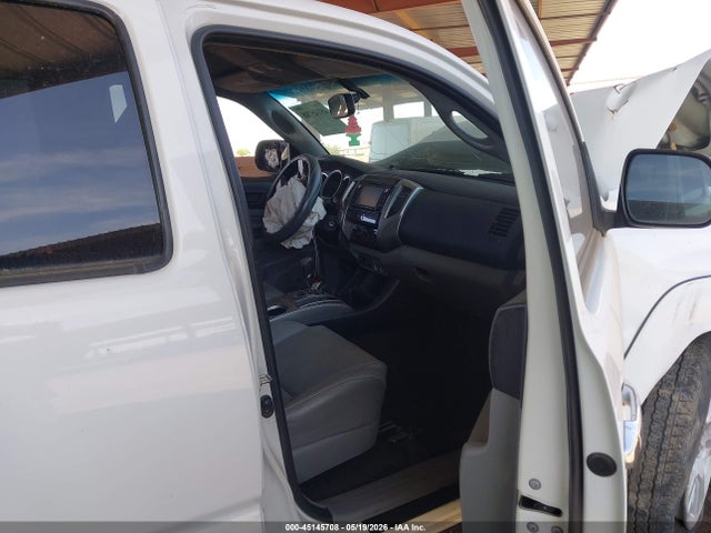 Toyota Tacoma Base V6