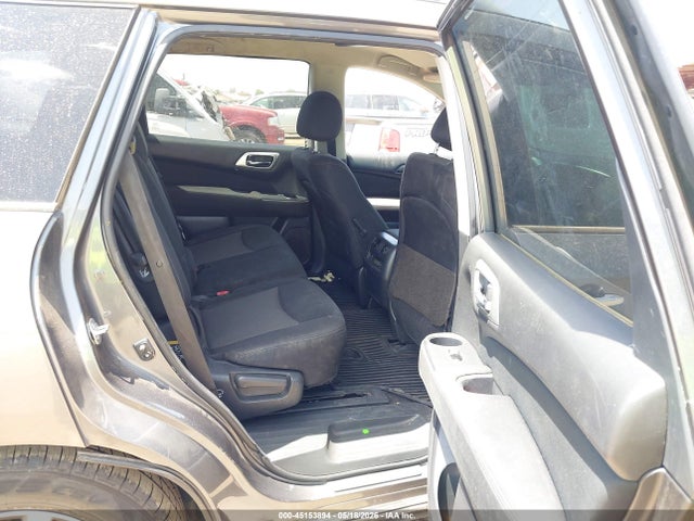 Nissan Pathfinder S