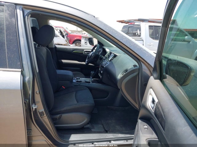 Nissan Pathfinder S