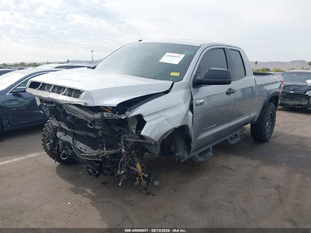 Toyota Tundra Sr5 5.7l V8