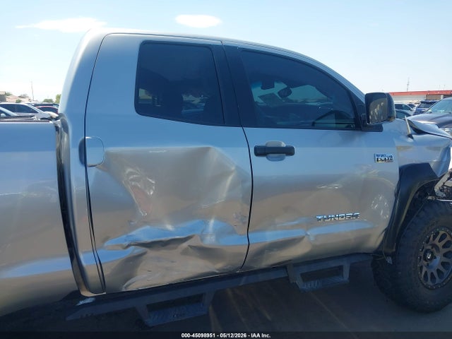 Toyota Tundra Sr5 5.7l V8